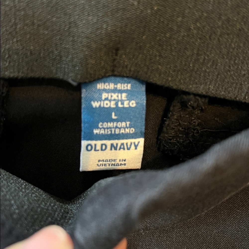 Old Navy Black High-Rise Pixie Pants